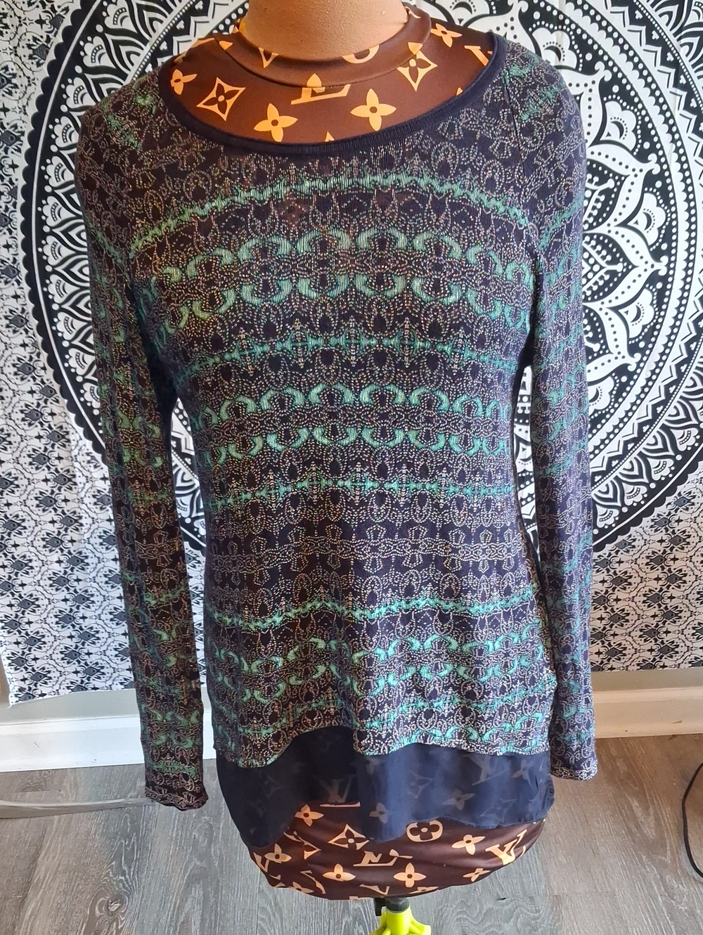 Democracy Women's Long Sleeve Top in Blue & Green Size Medium